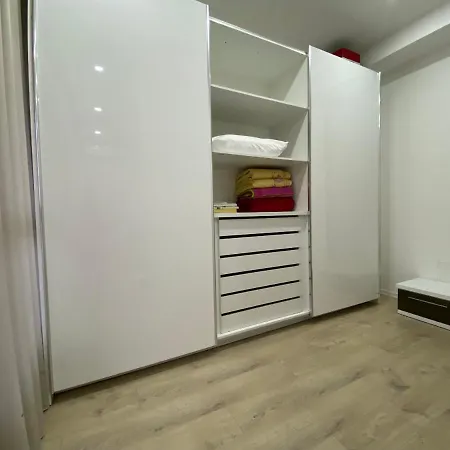 Apartamento In Affitto In Zona Tranquilla Rezidenziale Appartamento Tirana